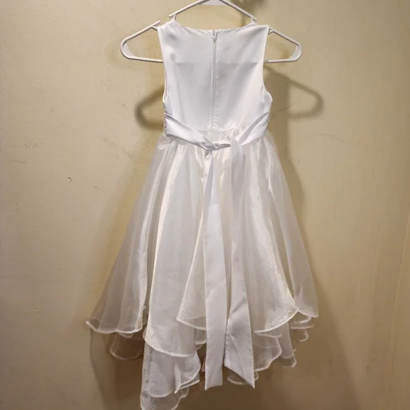 White flower girl or first communion dress Size 6 - Picture 6 of 9